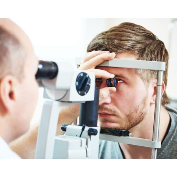 měření zraku u lékaře pacient a oční test
